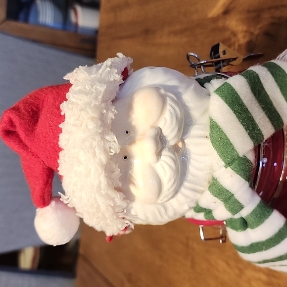 Santa container 2010 heritage Mint holiday collection - Picture 5 of 8